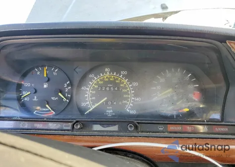 1986 Mercedes-Benz 190 E 2.3-16 из США, поврежденный, VIN WDBDA34DXGF238067